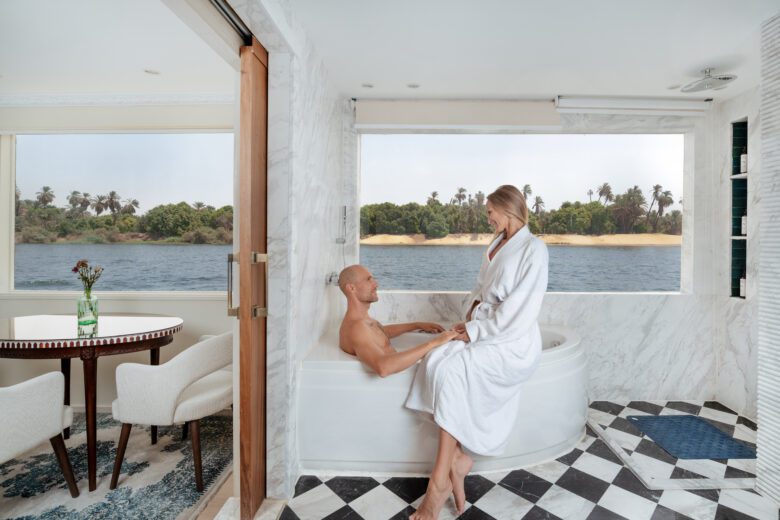 Luxury Jacuzzi Suites